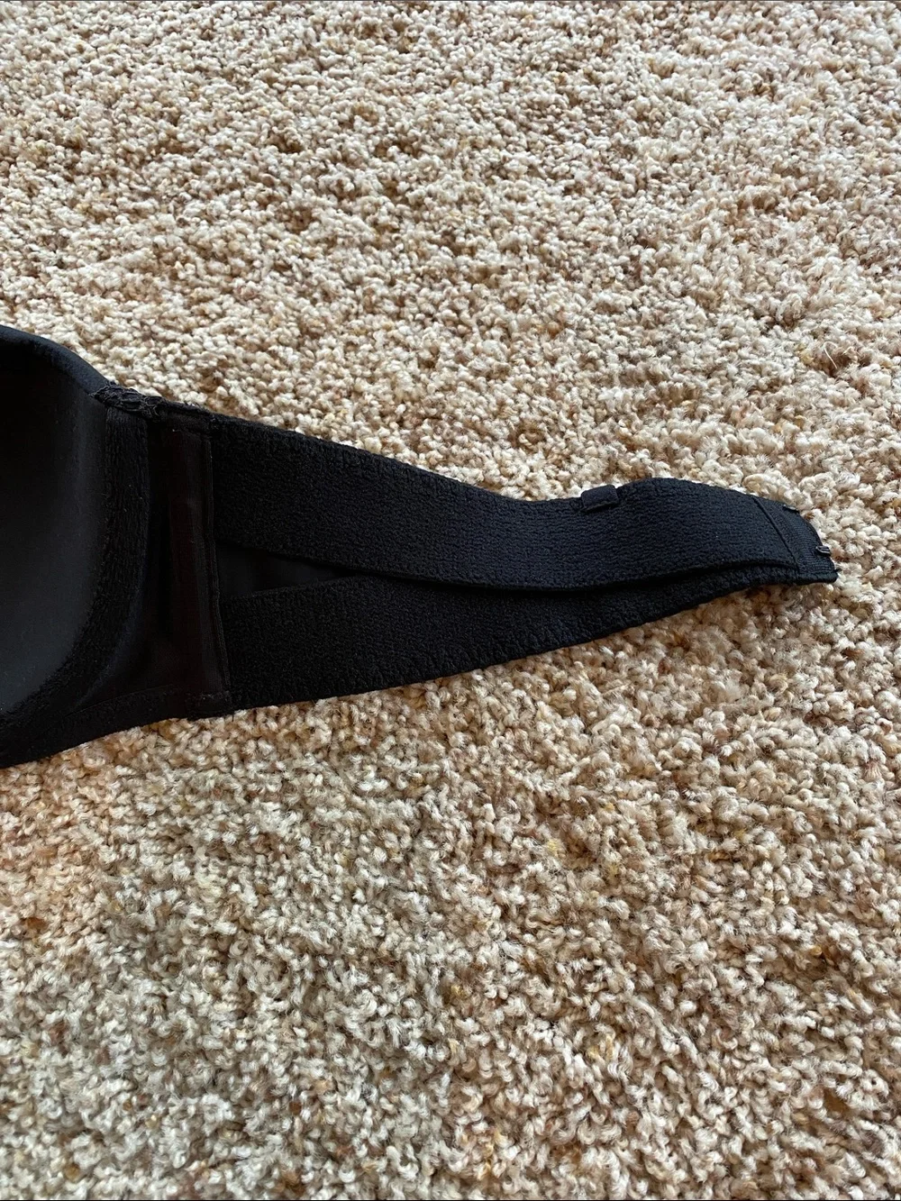 Victoria’s Secret Strapless bra w/Lace (Black)